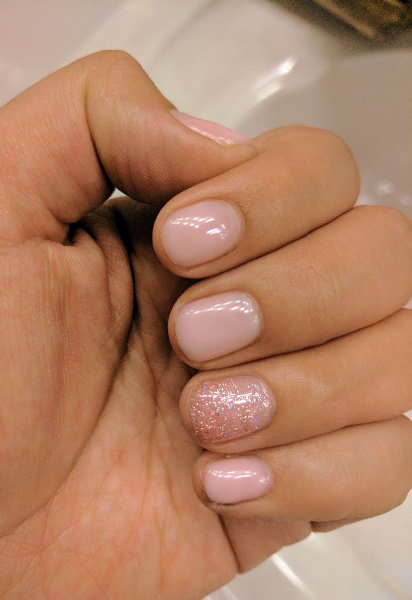 Blush Pink Glitter Gel Shellac Nails Design Nehtu Gelove Nehty Kratke Nehty