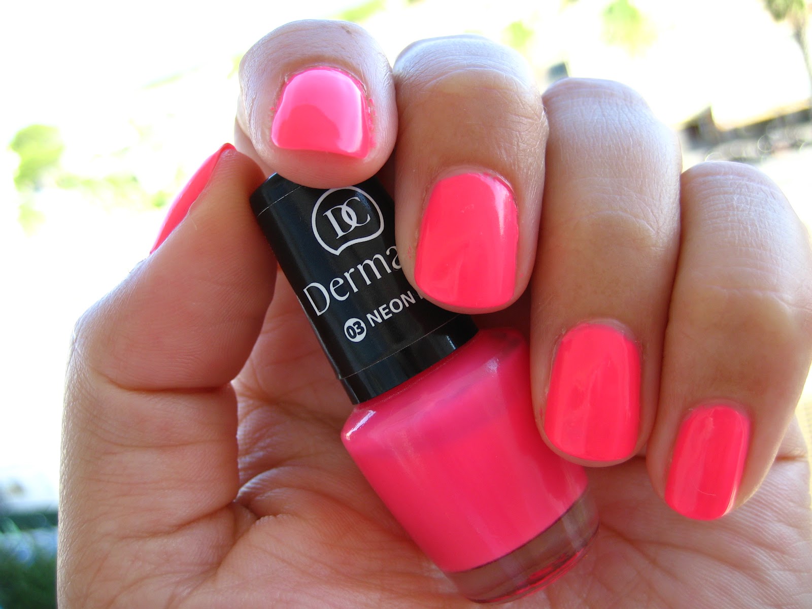 Dermacol Neon Pink Blogerky Cz