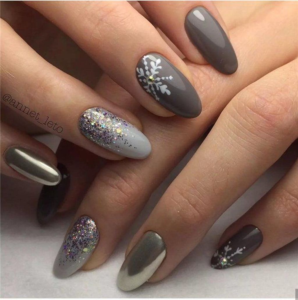 36 Beautiful Winter Nails Art You Should Copy Now With Images Gelove Nehty Design Nehtu Nehty