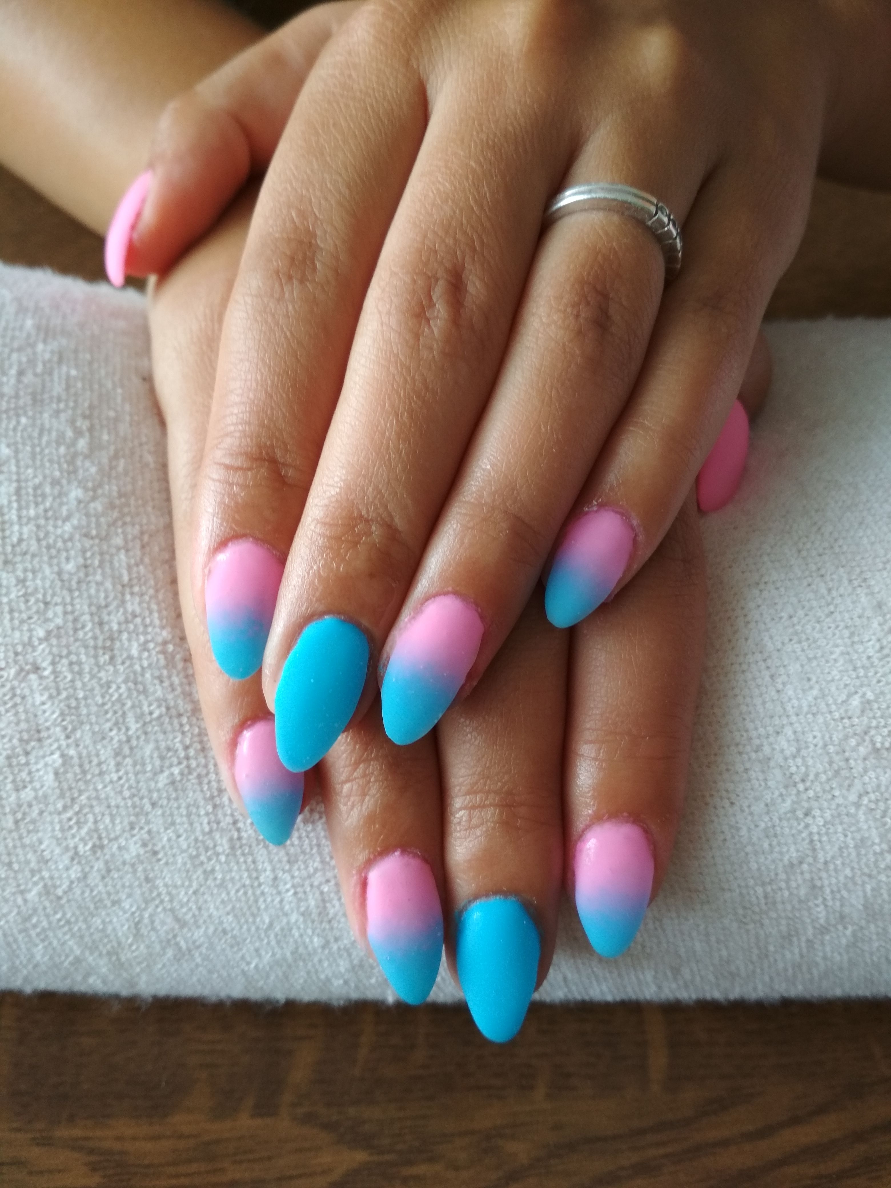 Blue And Pink Ombre Blue And Pink Gel Nehty Gelove Nehty