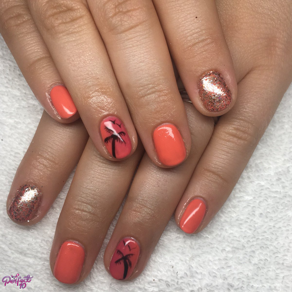 Uzivatel Perfect 10 Mobile Nail Services Na Twitteru Sunsets And Palm Trees Using Magpie Beauty Gel Colours In Sweet Coraline And Loopy Lou For The Ombre With Victoria Glitter Nailart Nailinspo Nails