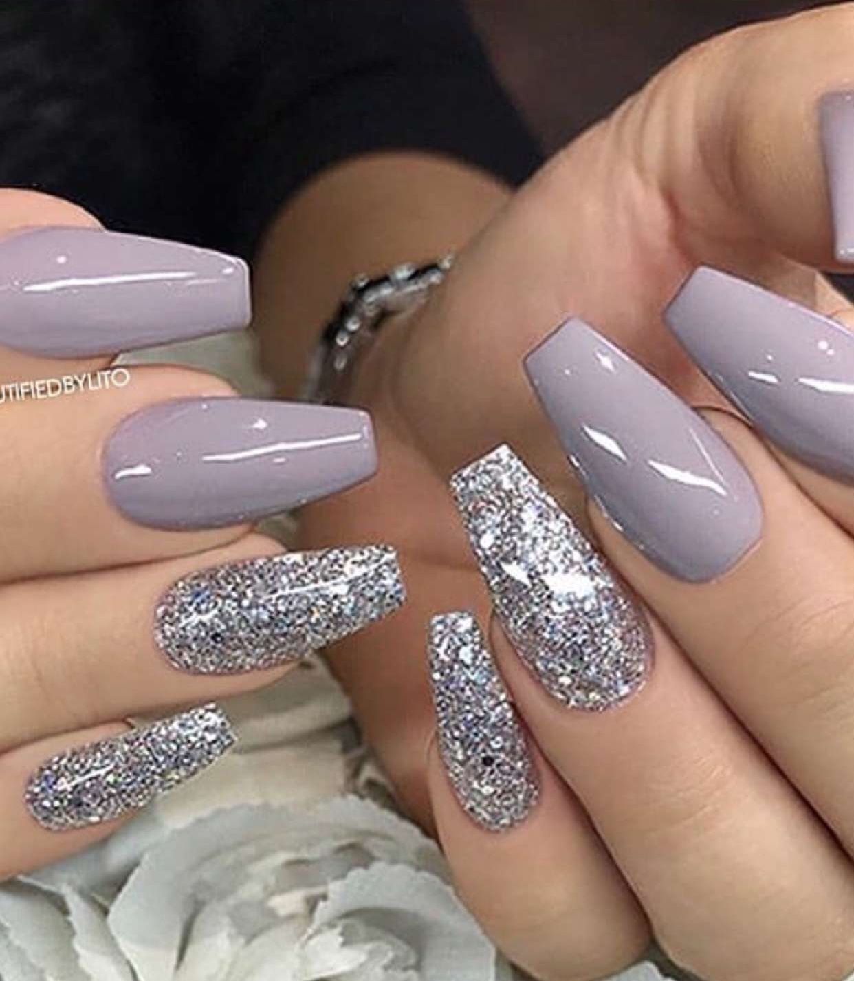Stunning 51 Design Color Nails For Winter You Must Follow Http 101outfit Com Index Php 2018 12 03 Fall Acrylic Nails Christmas Nails Acrylic Nail Designs