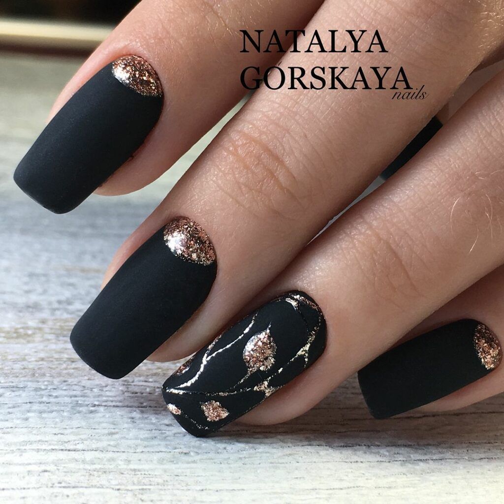 55 Stylish Nail Designs For New Year 2020 Page 132 Of 220 In 2020 With Images Nehty Manikura Krasa