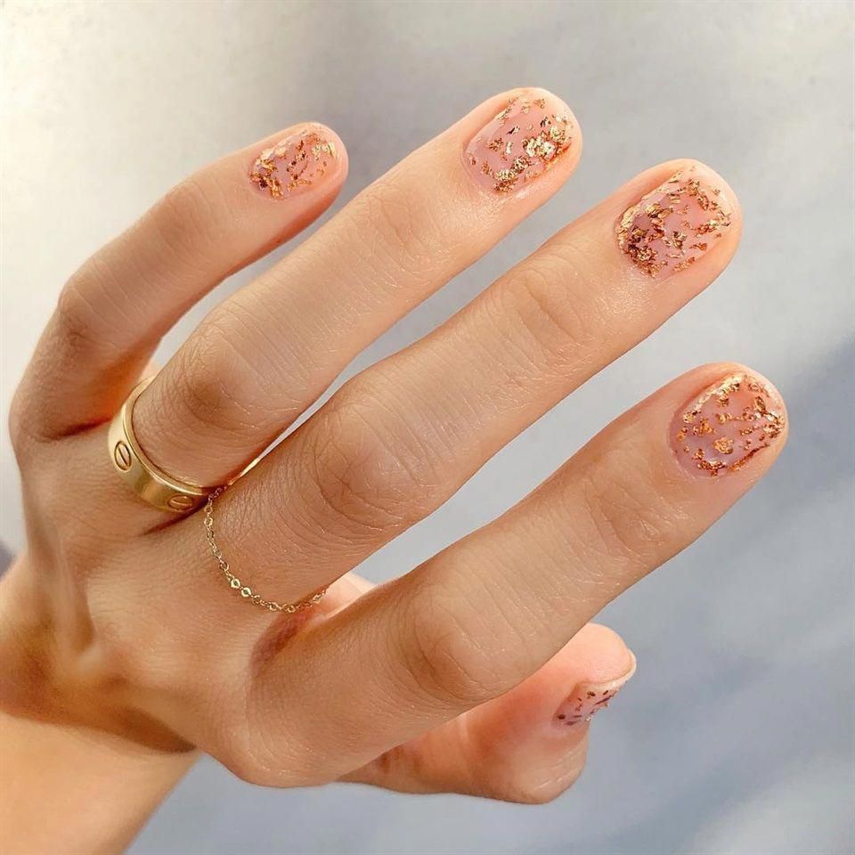 Make An Original Manicure For Valentine S Day With Images Manikura Nehty Trendy