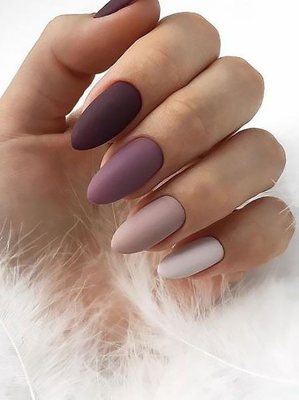 30 Inspiring Winter Nails Color Trend 2019 Cervene Nehty Umele Nehty Gelove Nehty