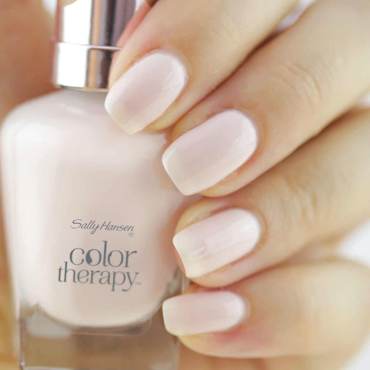 Give Your Nails Spa Luxury With New Sally Hansen Color Therapy Nail That Accent Sally Hansen Nail Polish Sally Hansen Color Therapy Sally Hansen
