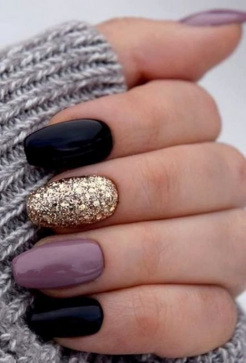 30 Best Winter Nails Ideas To Wear This Year In 2020 With Images Gelove Nehty Design Nehtu Umele Nehty