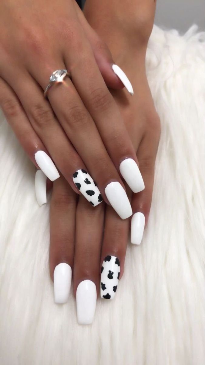 Leuke Nagels In 2020 Acrylic Nails Coffin Short Cow Nails Square Acrylic Nails