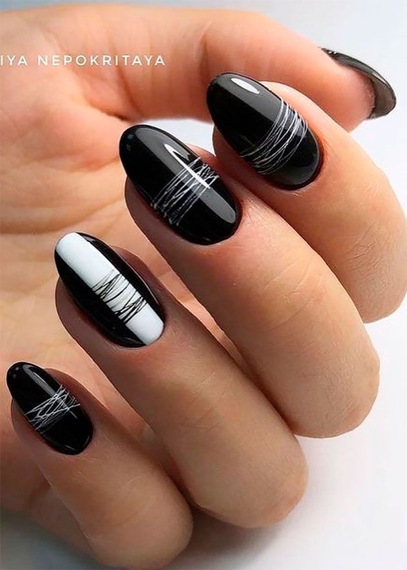 The Most Beautiful Black Winter Nails Ideas With Images Gelove Nehty Design Nehtu Nehet