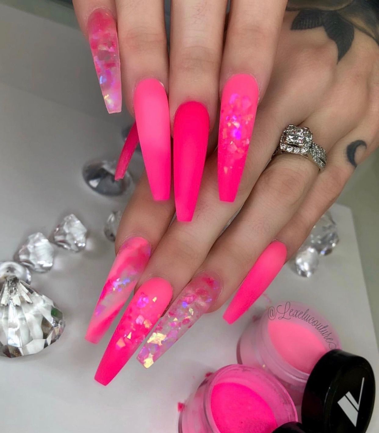 43 Romantic Pink Nail Color 2019 To Try Now Design Nehtu Nehty Nadherne Tetovani